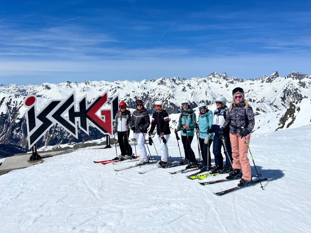 Ski fahren und die Frühlingssonne genießen – Frauenskifreizeit nach Ischgl