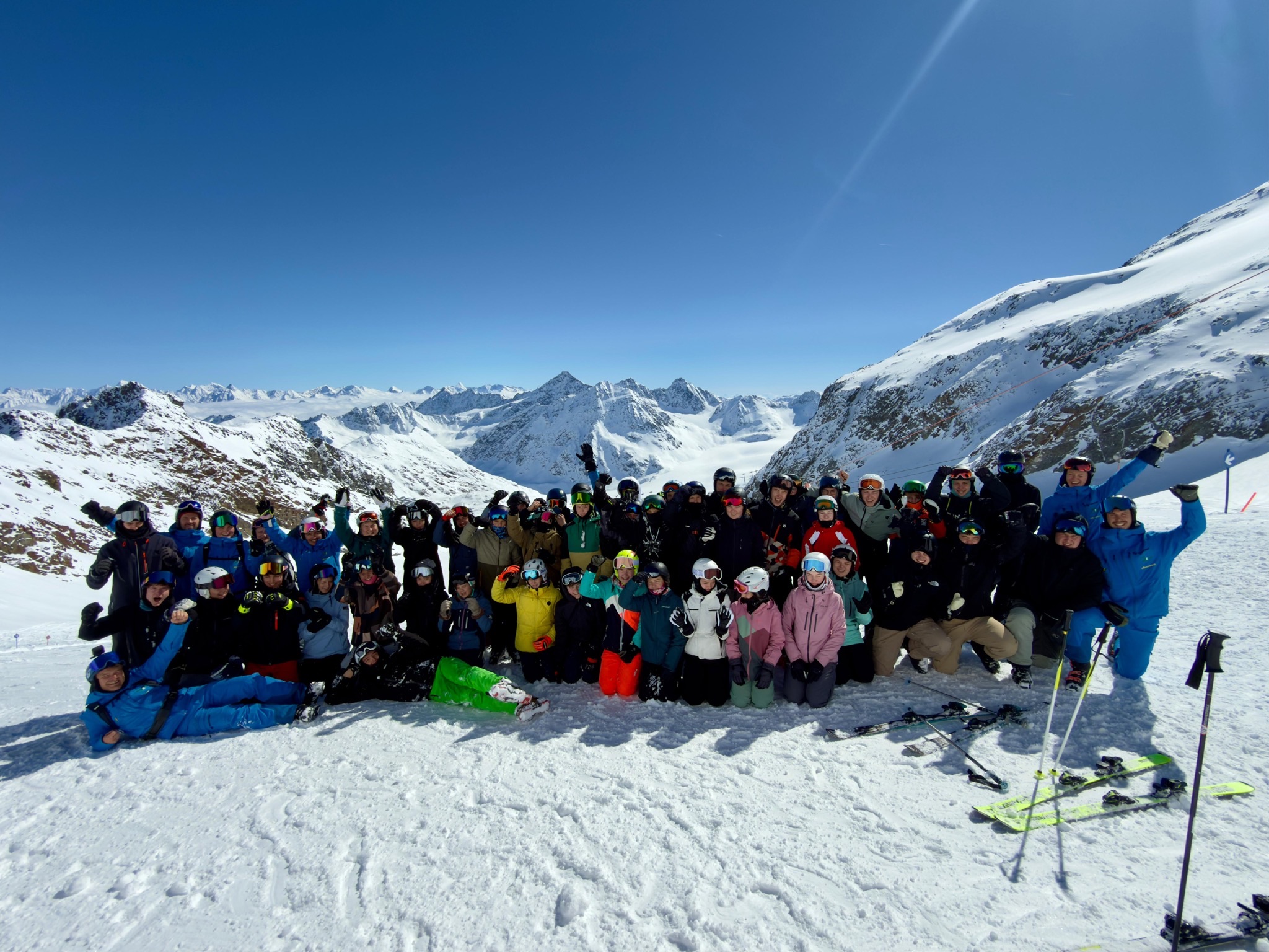 Nachwuchs im Mittelpunkt: Die Teenie-Skifreizeit wieder ausgebucht